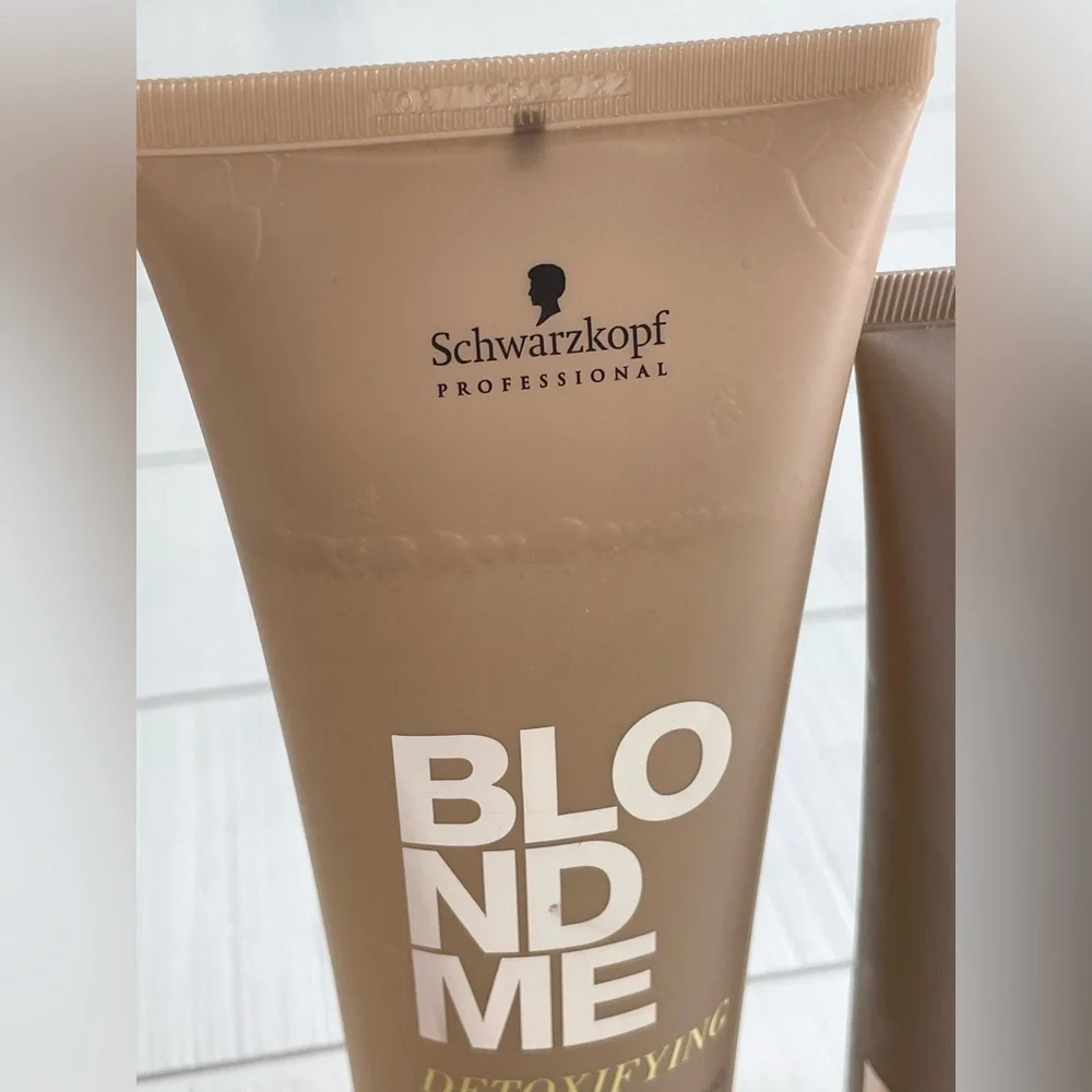 Schwarzkopf BlondMe Detoxifying System Shampoo & Keratin Restore Conditioner